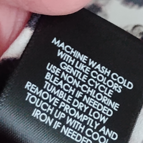 torrid Animal Print Blouse watercolor Artsy 3X - Picture 10 of 10